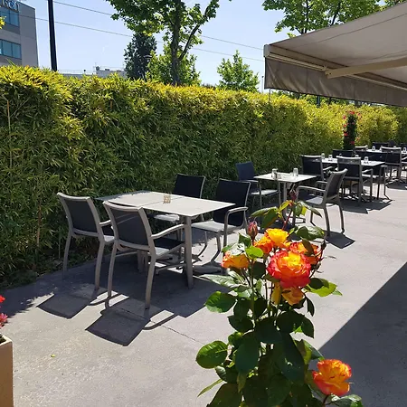 Campanile Toulouse - Aéroport 3*