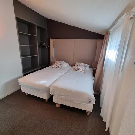 Campanile Toulouse - Aeroport بلانياك