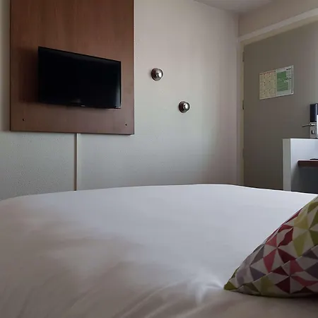 Campanile Toulouse - Aeroport فندق بلانياك