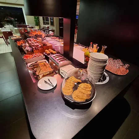 Campanile Toulouse - Aeroport 3*