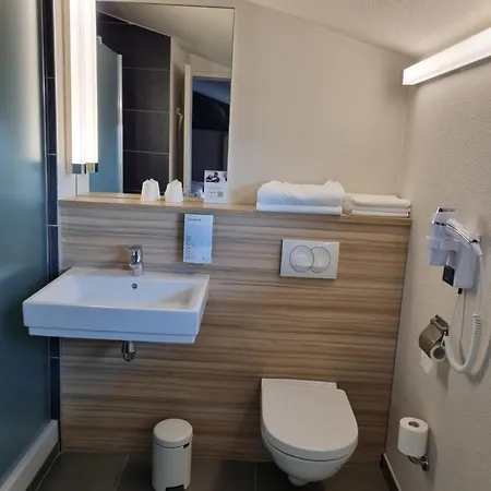 فندق Campanile Toulouse - Aeroport بلانياك