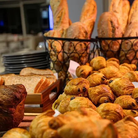 Campanile Toulouse - Aeroport 3*