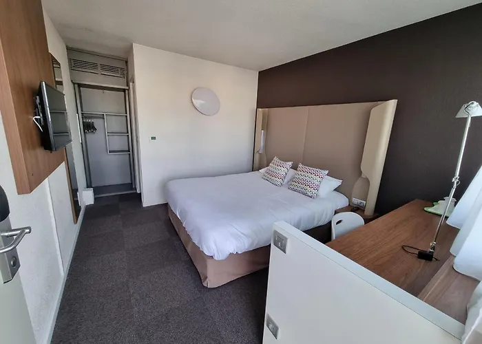 Campanile Toulouse - Aeroport 3*