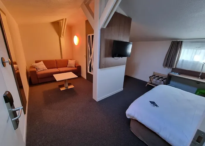 Campanile Toulouse - Aeroport Hotel 3*