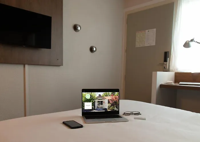 Campanile Toulouse - Aeroport Hotel 3*